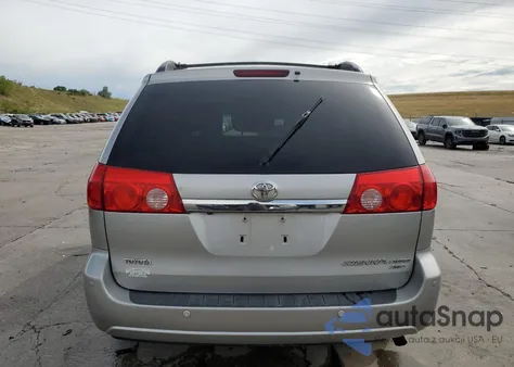 2010 Toyota Sienna Xle z USA, uszkodzony, nr VIN 5TDDK4CC1AS031488